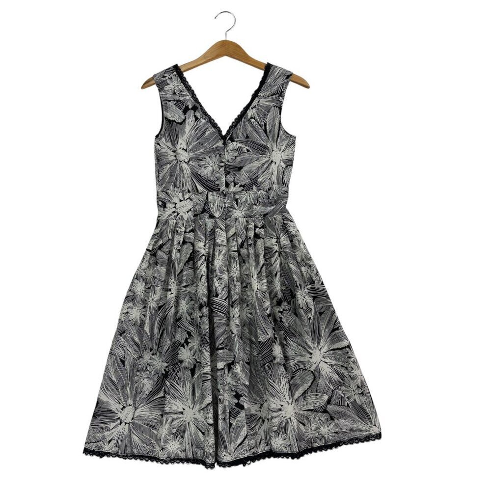 Adrianna Papell Black Ivory Floral Fit & Flare Dress Women’s Size 6 Lace V-Neck - Picture 3 of 10